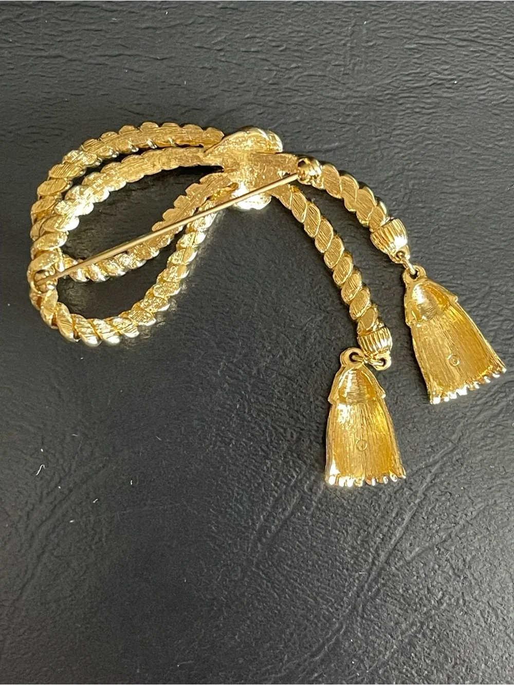 Vintage Avon Gold Rope Tassel brooch.